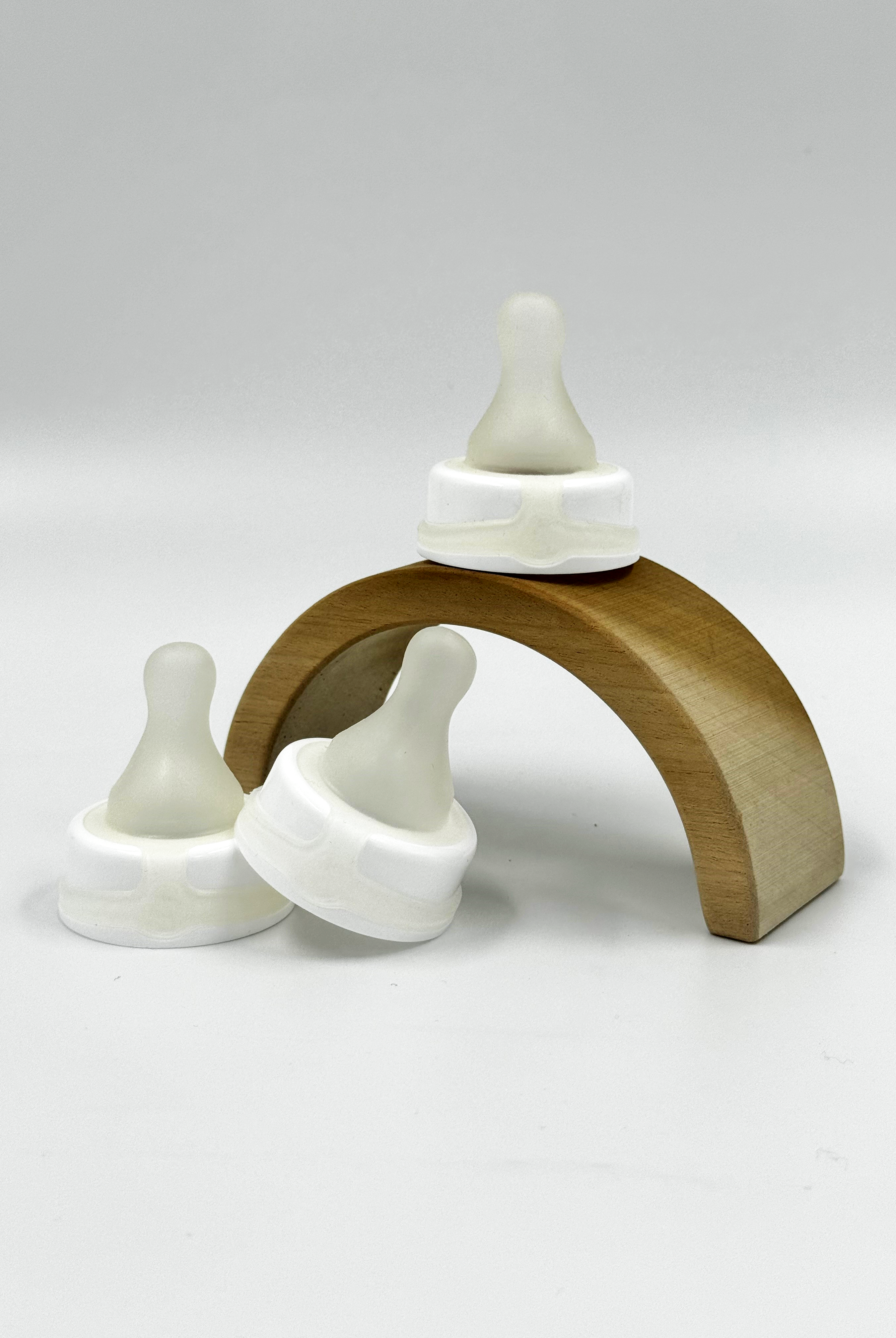 3 Sepal small size white teats