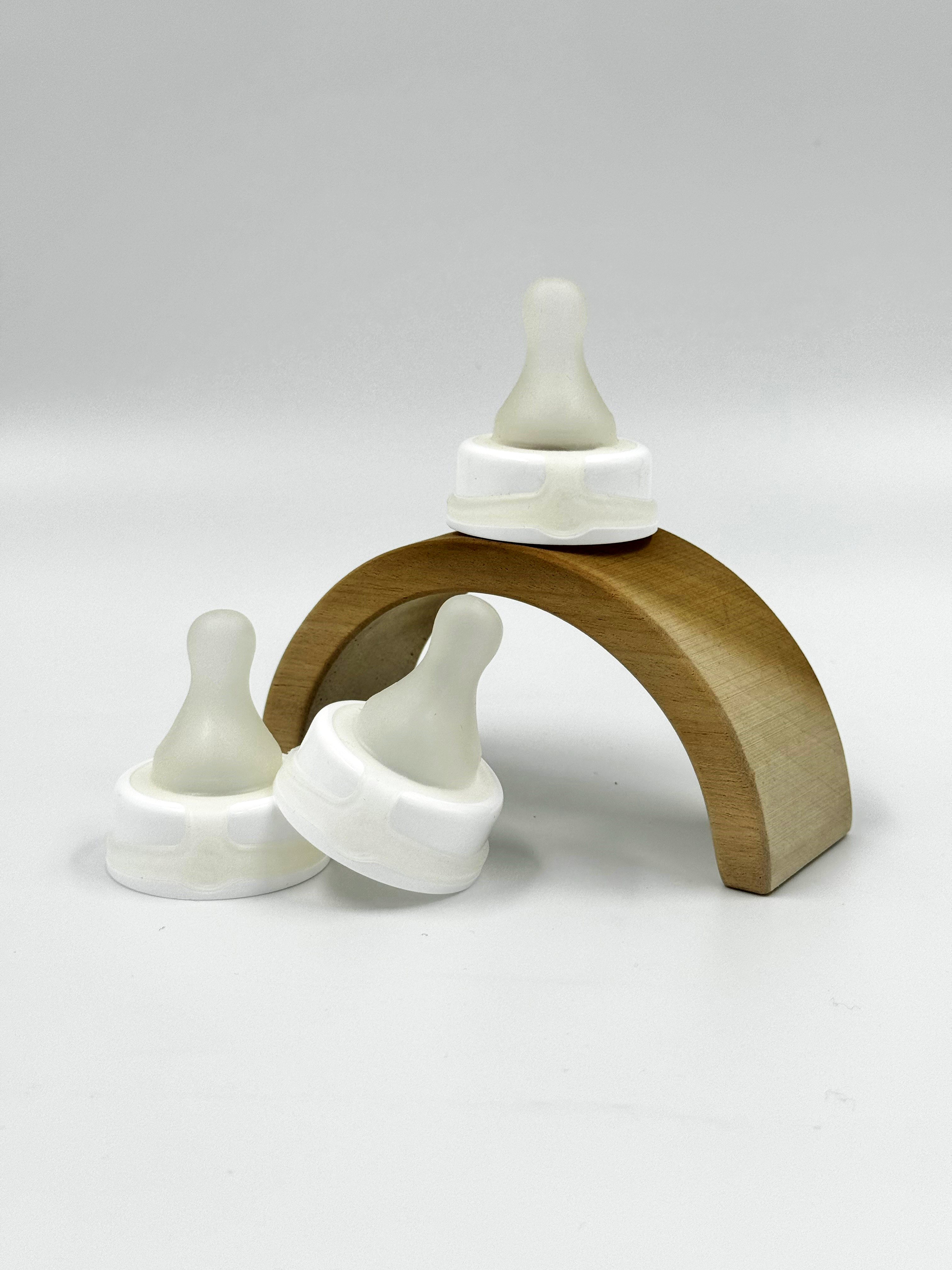 3 Sepal small size white teats