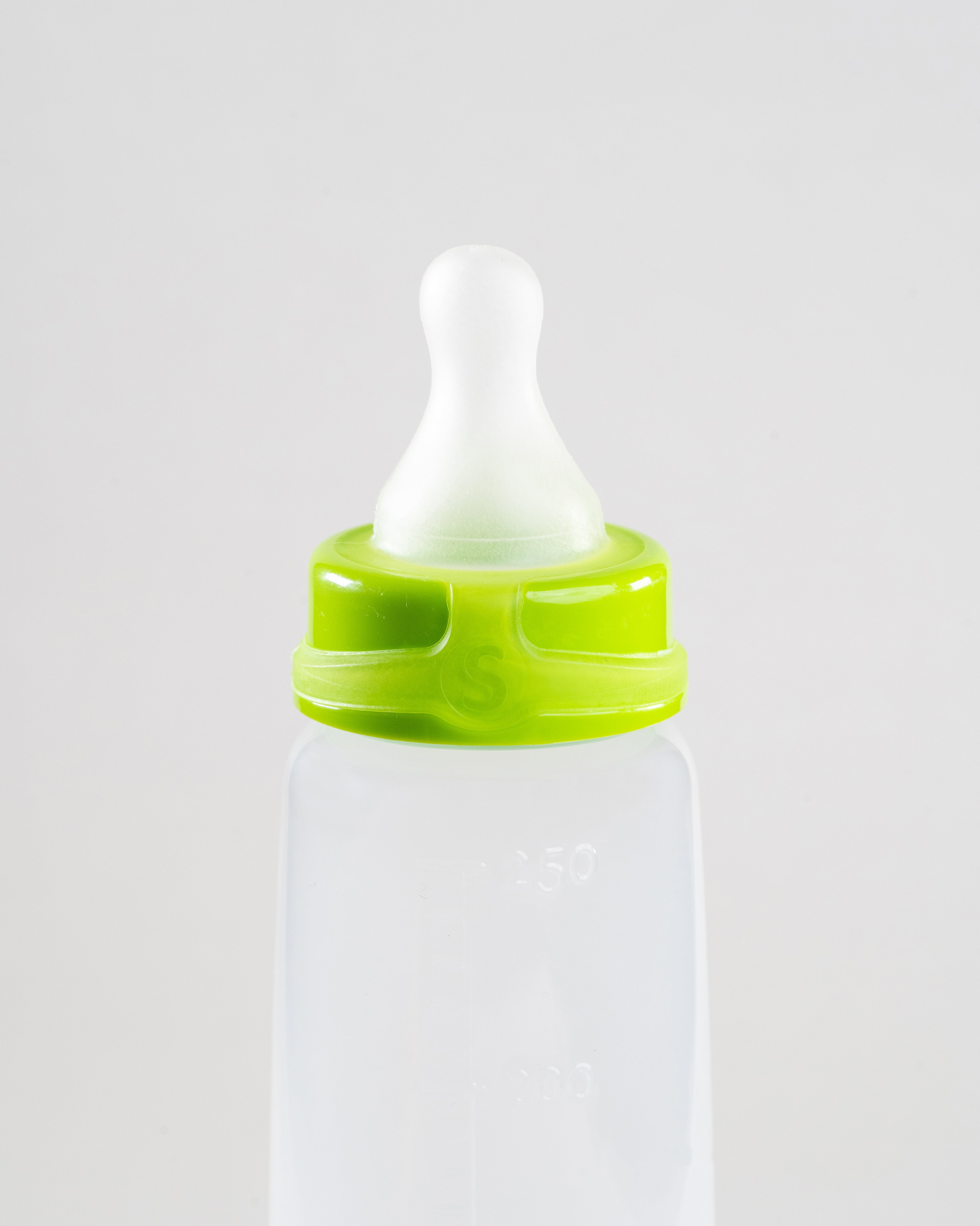 Sepal 250ml bottle with green Small teat Slow flow attached. 